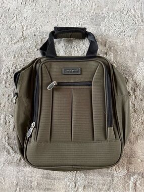 Eddie Bower Olive Green Men’s Carry Bag